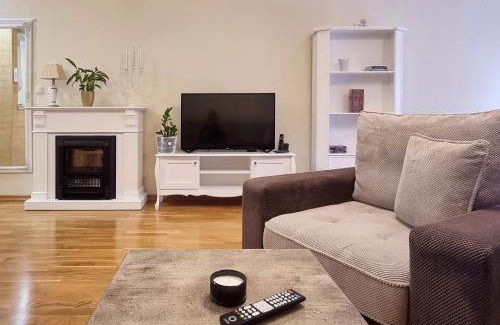 Stara Pazova Apartment | Top-Rated Antik Apartman: Ideal for Families and Relaxation