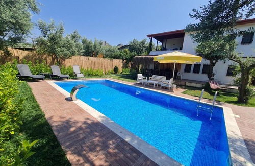 Iznik House | Discover Antik House İznik: Family-Friendly with Pool Access