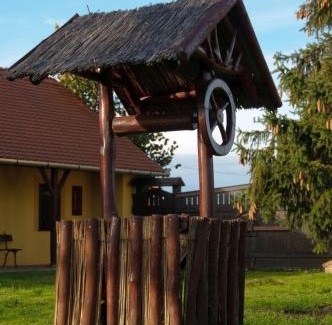 Doboz House | Discover Antiklak: Pet-Friendly Oasis with Ocean Views