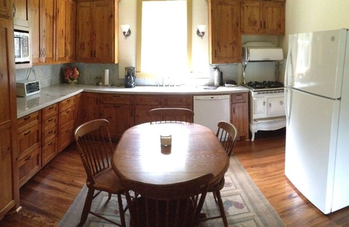 New Ulm House | Historic 1890 Farm House in New Ulm - Ideal for Getaways