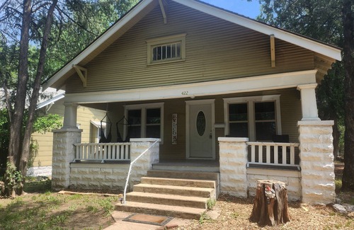 Wichita House | Antique Bungalow Near Downtown - Rated 10/10 by Guests