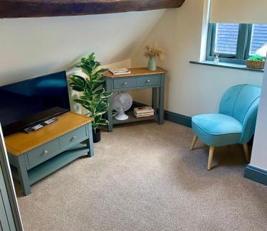 Abbots Bromley Bed & Breakfast | Cozy Antlers Bed and Breakfast: Rated 9/10 with Family Perks