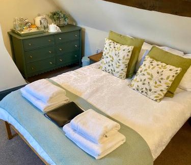 Abbots Bromley Bed & Breakfast | Cozy Antlers Bed and Breakfast: Rated 9/10 with Family Perks