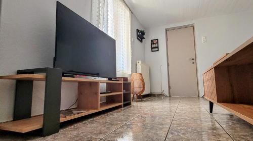 Timfristos Apartment | Accessible Family Retreat at Antoni's House - Rated 9/10
