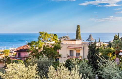 Aci Trezza Apartment | Exceptional Antonia House: Child-Friendly Retreat
