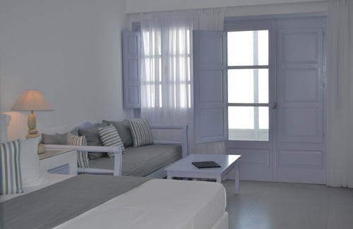 Perissa Hotel | Indulge at Antoperla Hotel & Spa - 5-Star Guest Rated Luxury