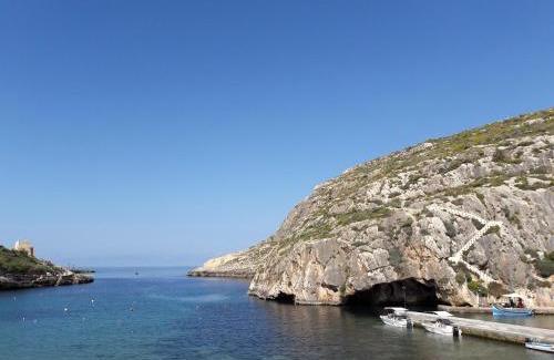 Xlendi Apartment | Oceanfront Antros Apartment 1 - Rated 9.2/10 by Guests