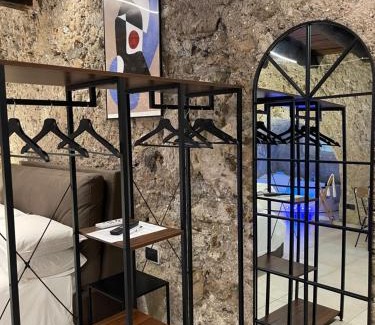 Rione Duomo House | Delightful Antrum Loft with Breakfast & Hot Tub Access