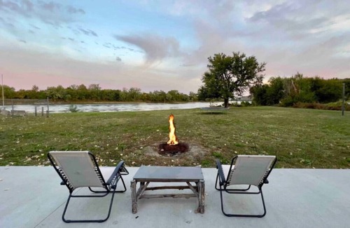 Doniphan County Cabin | Riverfront Studio Cabin - Eco-Friendly with Beautiful Views!