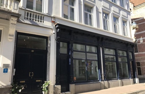 Historisch centrum House | Exceptional Antwerp Town House with Family-Friendly Amenities