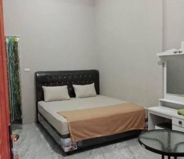 Bukit Lawang House | Anugrah Guest House - Orangutan Trekking & Tours