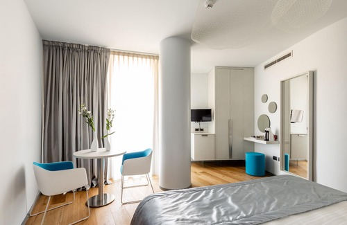 Castel San Pietro Terme Hotel | Discover Anusca Palace Hotel: 4-Star Stay with Spa & Pool