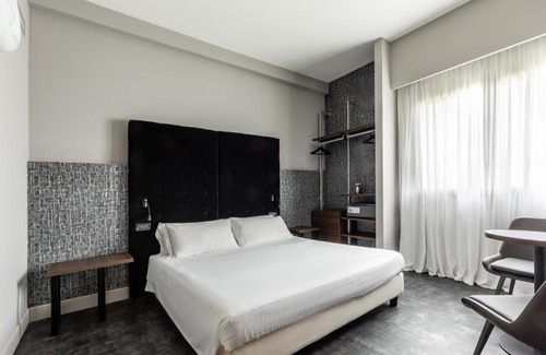 Castel San Pietro Terme Hotel | Relax at Anusca Palace Hotel: 4-Star Oceanfront Escape