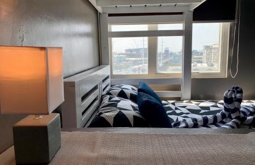 Muntinlupa Apartment | Cozy Anuva Condominium with Pool & Netflix Access