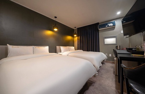 Anyang Hotel | Budget-Friendly Anyang JM: Eco-Friendly Retreat with Breakfast