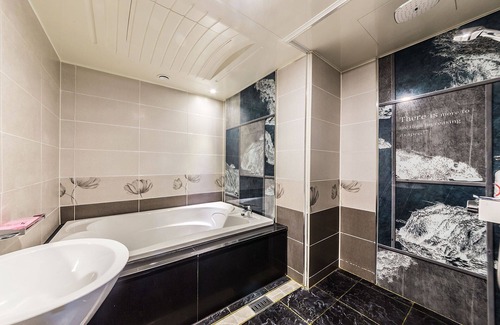 Anyang Hotel | Eco-Friendly Stay at Anyang Palace with Family Amenities
