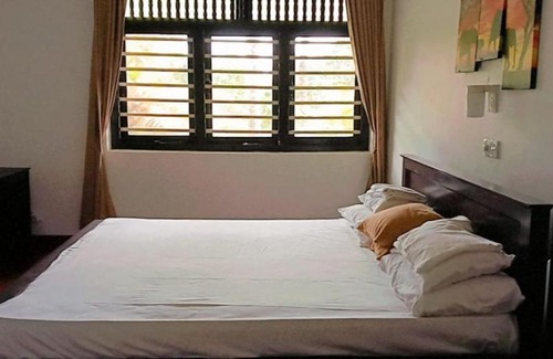 Nalagasdeniya Apartment | Affordable Anyday Hotel with Ocean View and Hot Tub