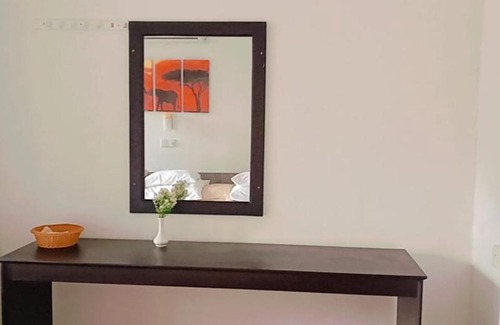 Nalagasdeniya Apartment | Affordable Anyday Hotel with Ocean View and Hot Tub