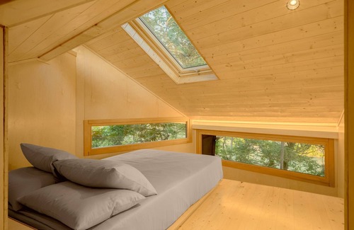 Konitsa Hotel | Relaxing Aoos River Treehouse with Pool & Family Amenities