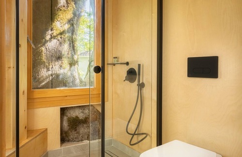 Konitsa Hotel | Relaxing Aoos River Treehouse with Pool & Family Amenities