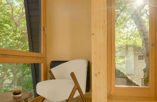 Konitsa Hotel | Relaxing Aoos River Treehouse with Pool & Family Amenities