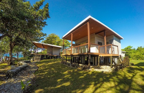 Aore Island Cabin | Oceanfront Aore Breeze: Ideal for Family Getaways