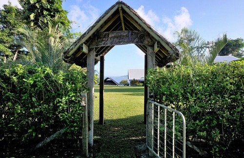 Aore Island House | Waterfront Holiday House with Private Beach Access & Pool