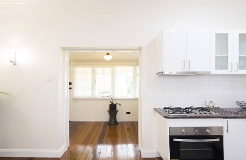 New Farm Apartment | Art Deco Oasis in the Heart of the City - Rated 10/10