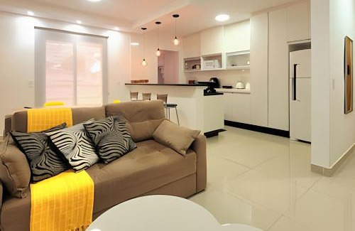 Regiao Urbana Homogenea XV Apartment | Apê Área Central c/Churrasqueira, Varanda e Suíte