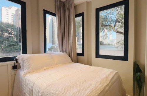 Consolacao Apartment | Stylish Stay at Apê Av Paulista with Family-Friendly Amenities