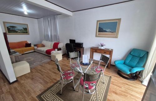 Treze Tilias Apartment | Cozy Retreat in the Heart of TT - Pet & Child Friendly