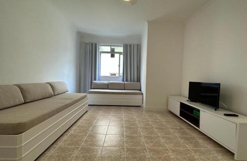 Jardim Belmar Apartment | Cozy Retreat: Just 250m from Enseada Beach, Pet-Friendly!