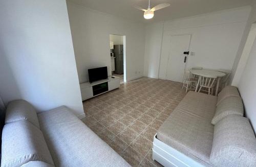 Jardim Belmar Apartment | Cozy Retreat: Just 250m from Enseada Beach, Pet-Friendly!