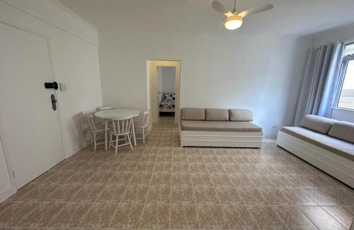 Jardim Belmar Apartment | Cozy Retreat: Just 250m from Enseada Beach, Pet-Friendly!