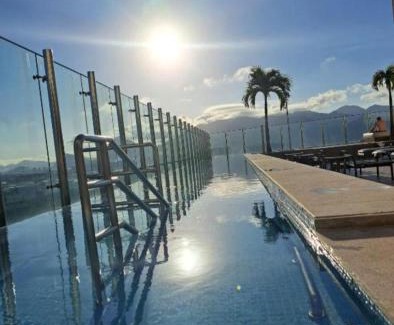 Jacarepagua House | Discover AP Alecrim Union Suítes with Oceanfront Pool