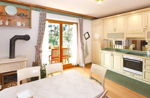 Bach Apartment | Inviting Apartment Nockflair with Kitchen & Family Amenities