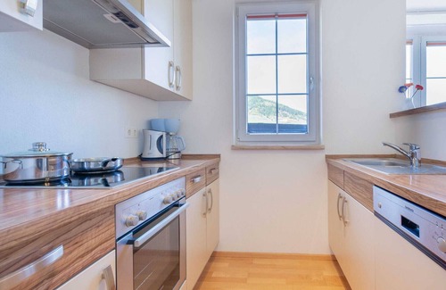 Sankt Margarethen im Lungau Apartment | Cozy St. Margarethen Apartment with Balcony & Kitchen