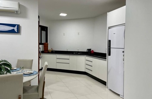 Ingleses Centro Apartment | Just 3 Minutes to the Beach with Incredible Pool Access
