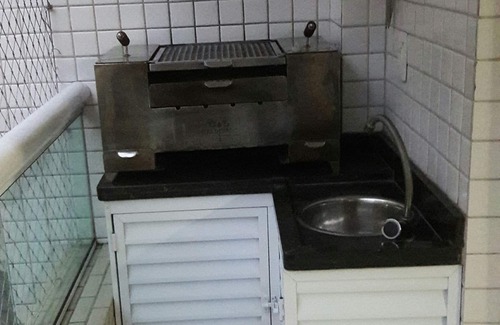 Guilhermina Apartment | Beachfront Apartment in Praia Grande - Pet Friendly & Wi-Fi