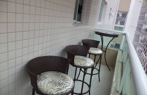 Guilhermina Apartment | Beachfront Apartment in Praia Grande - Pet Friendly & Wi-Fi