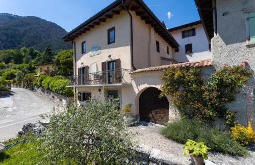 Vesio Apartment | Pet-Friendly Apartments with Ocean View in Tremosine Sul Garda