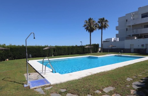 Conil de la Frontera City Center Apartment | Modern Apartment Ap. Nil with Pool & Rooftop Views