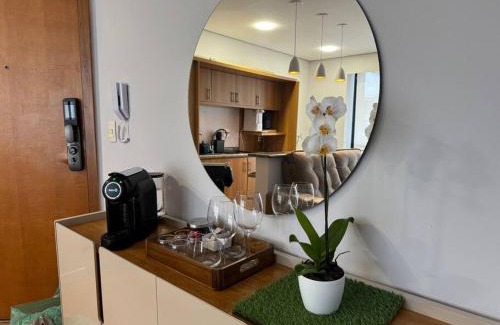 Vila Clementino Apartment | Relaxing Retreat Near Hospitals with Pool & Ocean Views