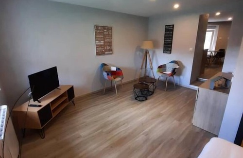 Verdun Apartment | Cozy Apartment for Two at Gite Chez Thomas et John