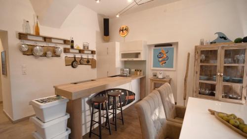 Poertschach am Woerthersee Apartment | Pet-Friendly Retreat with Hot Tub & 9.7/10 Guest Rating