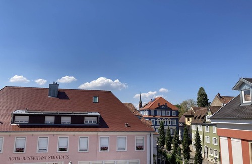 Muellheim Apartment | Apartment 'Mit 75qm' with Balcony and Wi-Fi