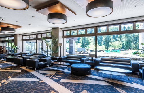 Ikenotaira Onsen Hotel | Relax at APA Hotel & Resort Jyoetsu Myoko with Spa and Pool