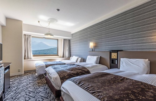 Ikenotaira Onsen Hotel | Relax at APA Hotel & Resort Jyoetsu Myoko with Spa and Pool