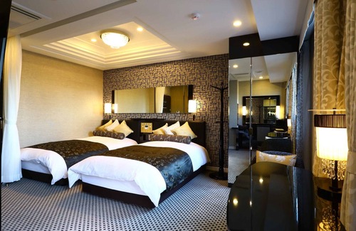 Minamiotsuka Hotel | Eco-Friendly Comfort at APA Hotel Yamanote Otsuka Eki Tower