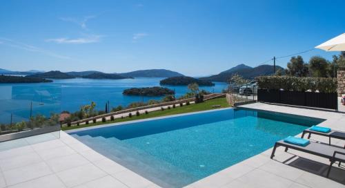 Perigiali Villa | Experience Apaggio Villas: 4-Star Retreat with Pool & Pets
